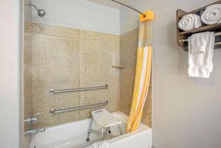 La Quinta by Wyndham Fort Smith - Massard - 4