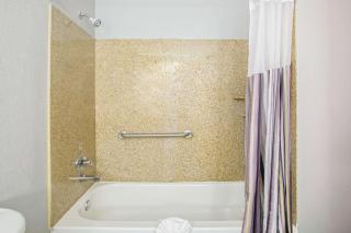 La Quinta by Wyndham Fort Smith - Massard - 2