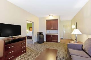 La Quinta by Wyndham Lancaster - Lancaster - 1