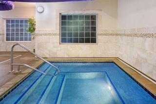 La Quinta by Wyndham Dickinson - 4