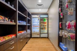 La Quinta Inn & Suites Casino and Bar by Wyndham Glendive - Glendive - 4