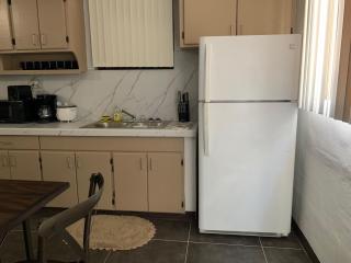 BEAUTIFUL 3 BEDROOM PRIVATE UNIT, FREE PARKING, FREE WIFI - Sinajana - 2