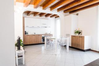 INTERO APPARTAMENTO nel cuore di VICENZA - 0