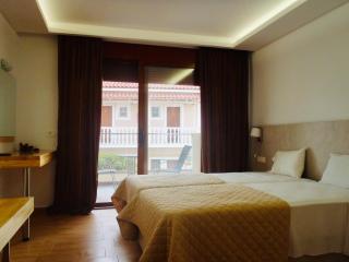 Loukas Apartments On The Waves - Tragaki - 4