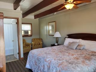 Golden Gate Lodging - Plattsburgh - 4