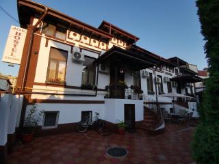 Joe Hostel - Bucharest - 0