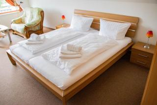 Ausflugsrestaurant & Pension Aalbude & Hausfloßvermietung 15 PS am Kummerower See-Verchen - Dargun - 2
