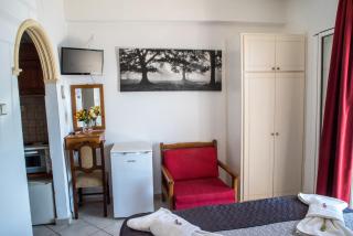 Empress Corfu - Perama - 8