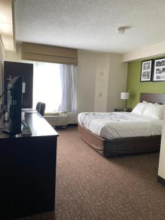 Spark By Hilton Louisville Airport - 1