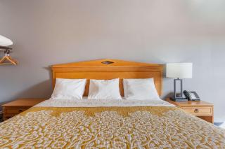 Days Inn & Suites by Wyndham Lancaster Amish Country - Lancaster - 3