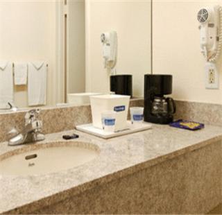 Belmont Inn and Suites - 8