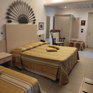Hotel Fioroni - 8