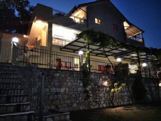 Nestor Apartments - 6