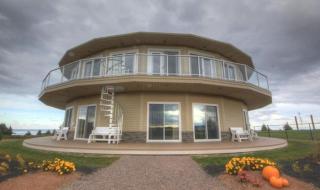 Around the Sea - Cana da's Rotating House, Suites & Tours - North Rustico - 0