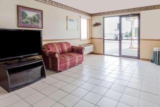 Super 8 by Wyndham Morris - Morris - 9