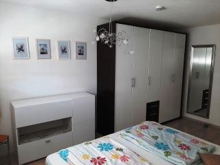 Jollen Apartments - 1