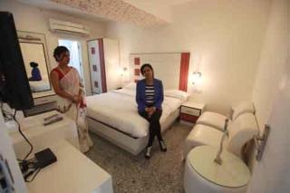 FabHotel Comfort 35 - 9