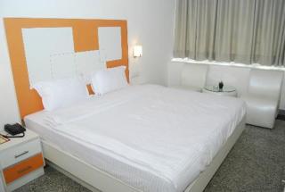 FabHotel Comfort 35 - 8