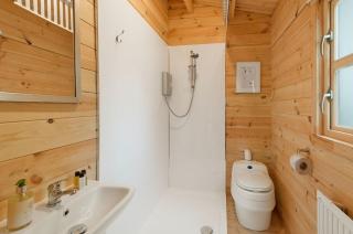 The Lodge with hot tub - 7