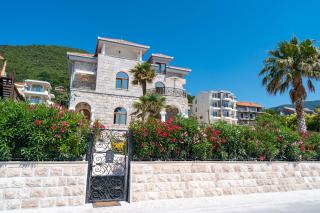 Villa Garden Beach - Bijela - 0