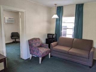 Azalea Inn & Suites - Wilmington - 4