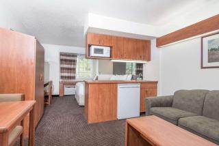 Microtel Inn & Suites by Wyndham Rice Lake - 1