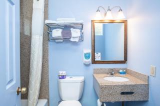 Aqua Breeze Inn - 3