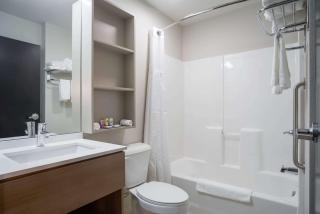 Microtel Inn & Suites By Wyndham Moorhead Fargo Area - Moorhead - 9