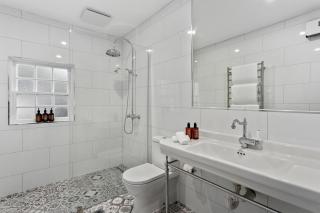 Lythgo's Row Colonial Cottages - 8