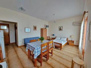 Seaview- 2 Space - selfcatering Apartment - Helen No 3 - Xiropigado - 7