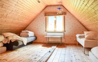 3 Bedroom Cozy Home In Jämshög - 1
