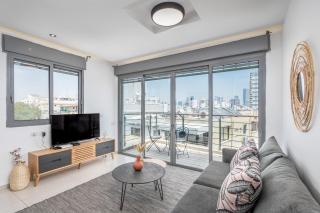 Superb 1,5 BDR W balcony close to the beach - Tel Aviv - 5