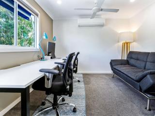 The Perfect Pet Friendly Escape, Sunshine Beach - 2