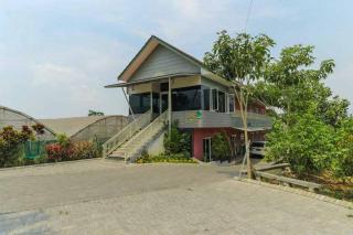 Griya Mulya near Alun Alun Batu Mitra RedDoorz - Batu - 5