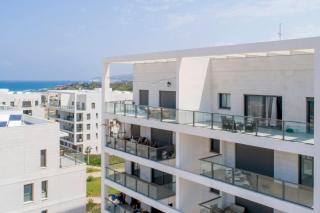 Chic Sea View Balcony Escape by Sea N' Rent - 5