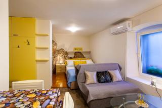 Room M - 4