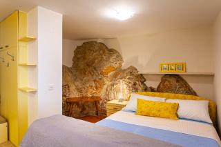 Room M - 1