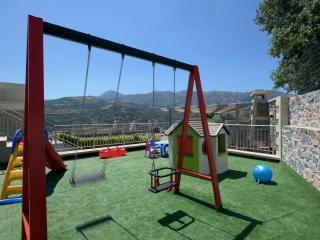 Aloni Villa, an Authentic Countryside Retreat, By ThinkVilla - Asigonía - 2