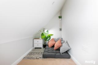 Turtle and Rabbit - Comfortable and Spacious Houses - Slough - 3