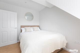 Turtle and Rabbit - Comfortable and Spacious Houses - Slough - 2