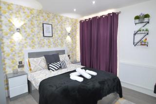 Stylish Central Self contained flat by CozyNest - 7