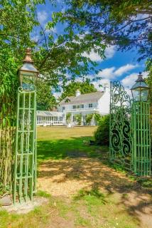 Cedar House Boutique B&B - 2