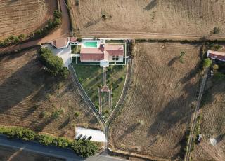 Portela Guesthouse - 8