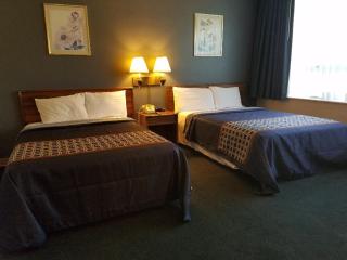Travelodge by Wyndham Lake George NY - Lake George - 6