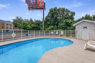 Americas Best Value Inn-Knoxville East - Knoxville - 7