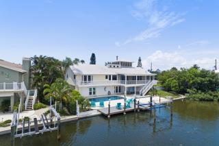 Mermaid Manor - Anna Maria - 0