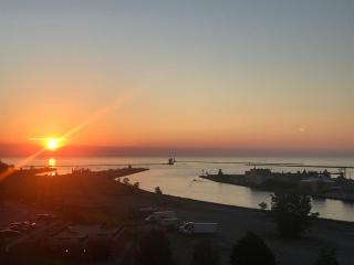 Ariel Broadway Hotel - 1