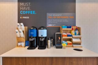 Holiday Inn Express Hotel & Suites Warminster-Horsham by IHG - Warminster - 1