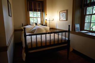 Brownstone Colonial Inn - Reinholds - 2