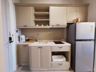 The Castell Condo by Nutthiwan room 912 and 921 - 6